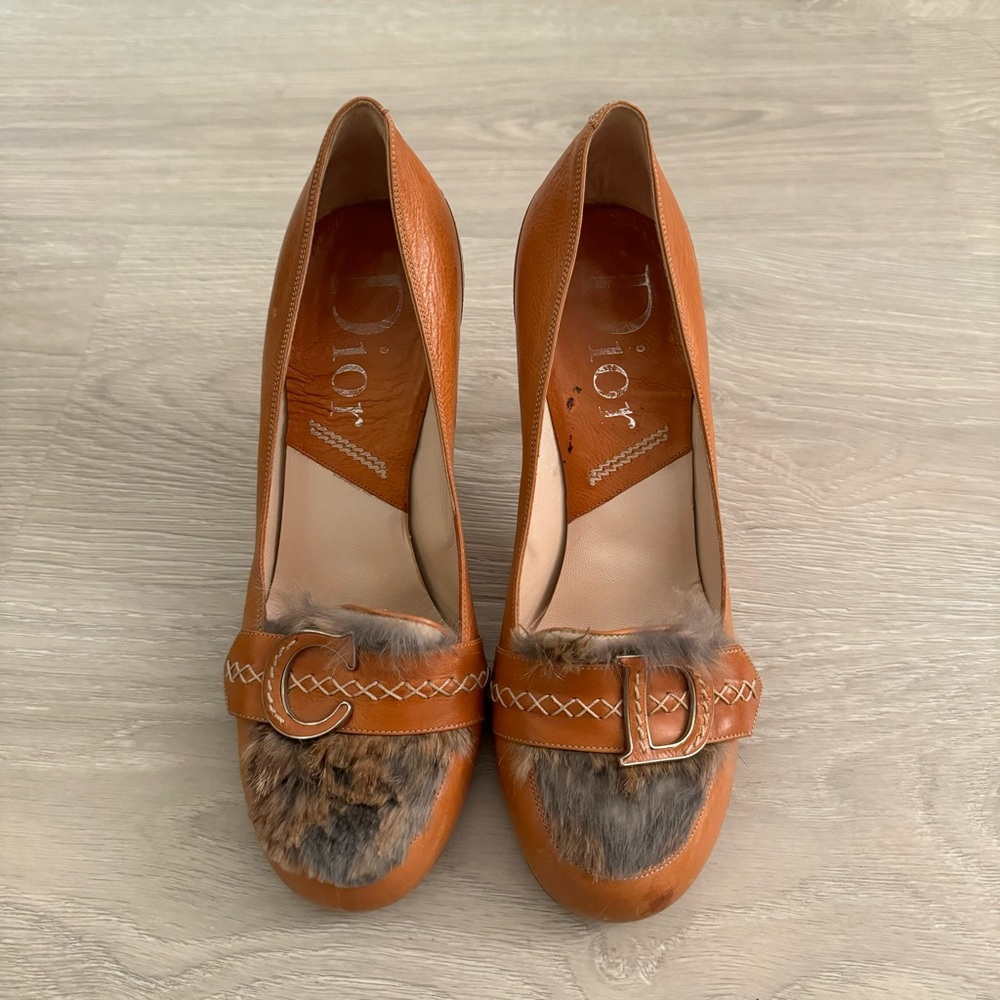 Dior brown fur logo heels